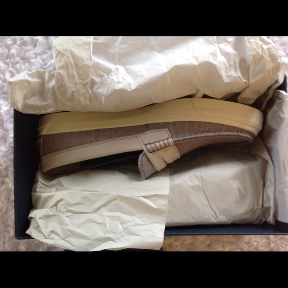 SOLD***🎉HP🎉 Cole Haan Gray Pinch Loafers - 9 - Picture 4 of 5